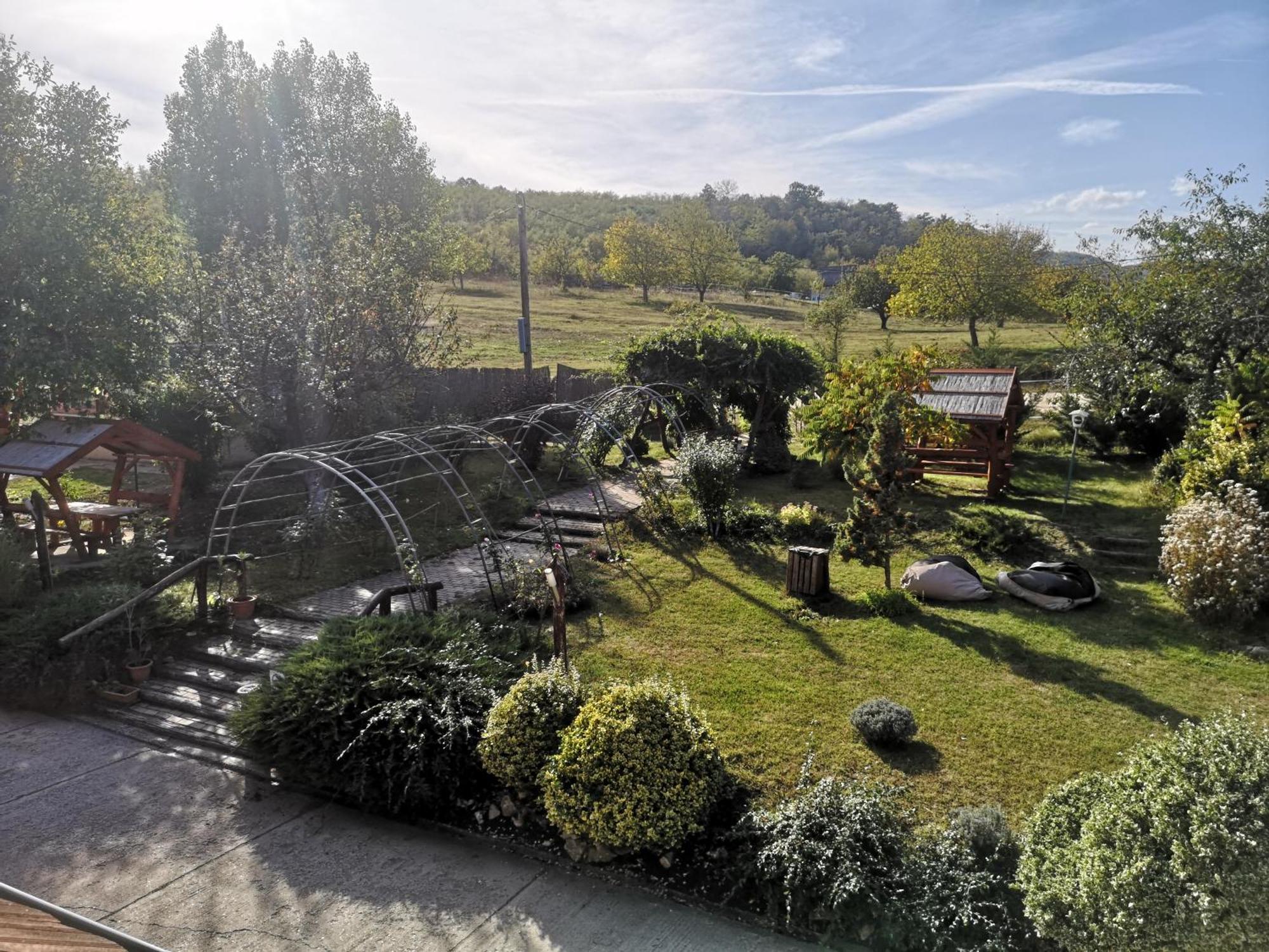 Pilisi Lovas Major, Dorog Bed & Breakfast Exterior foto