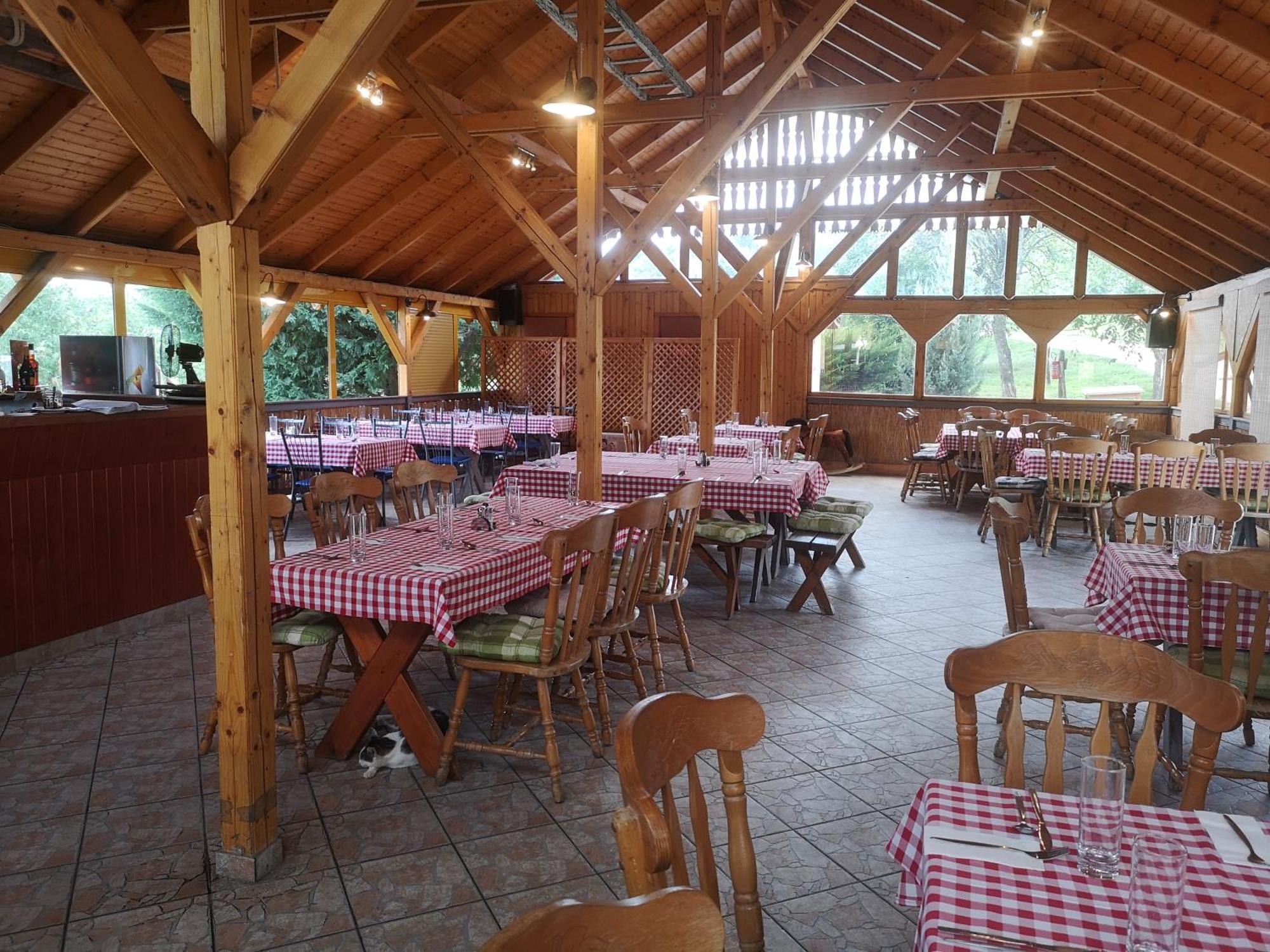 Pilisi Lovas Major, Dorog Bed & Breakfast Exterior foto