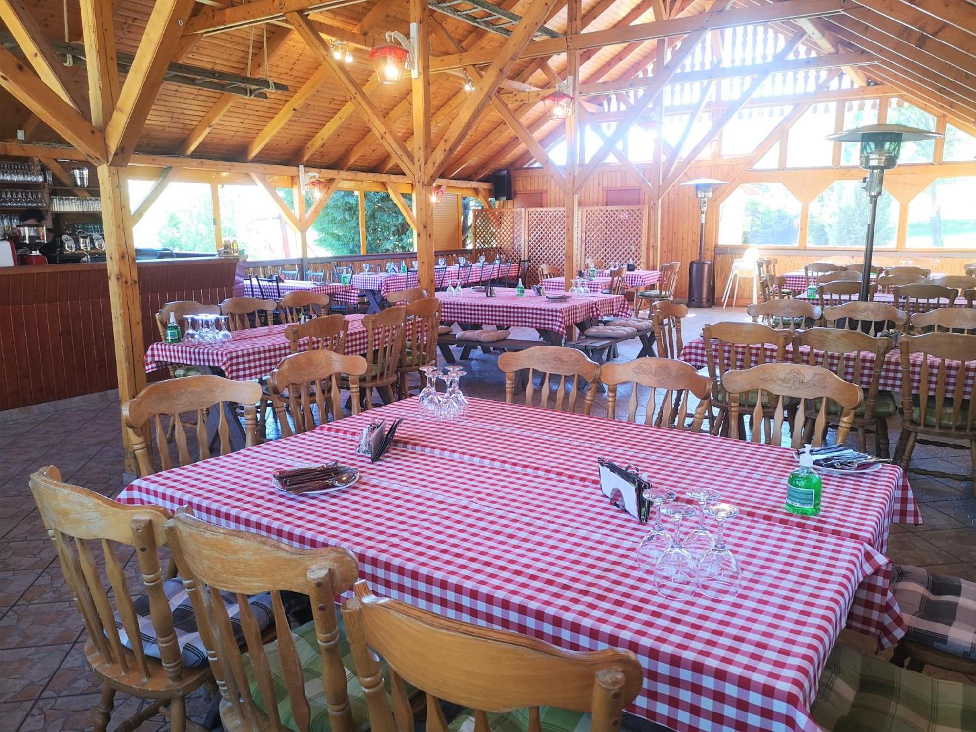 Pilisi Lovas Major, Dorog Bed & Breakfast Exterior foto
